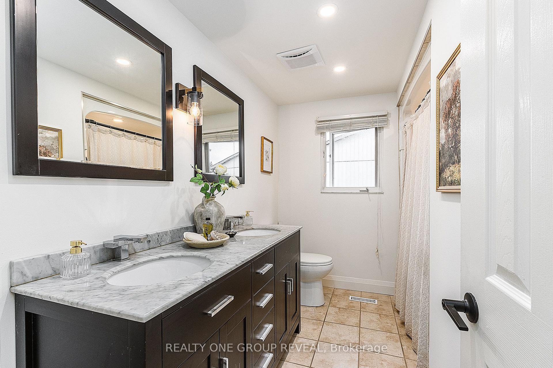 Photo 12 of 938 Harding Street, Whitby, Downtown Whitby — HOMEH