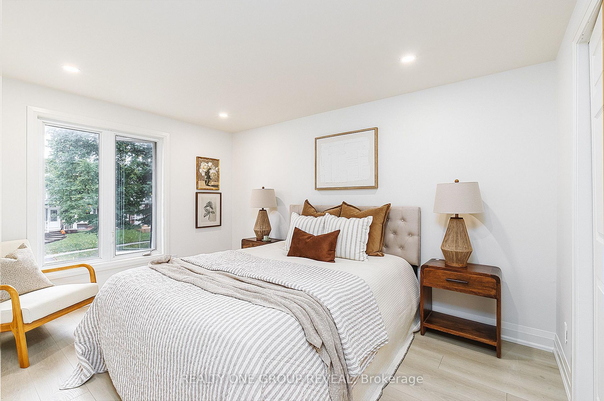 Photo 13 of 938 Harding Street, Whitby, Downtown Whitby — HOMEH