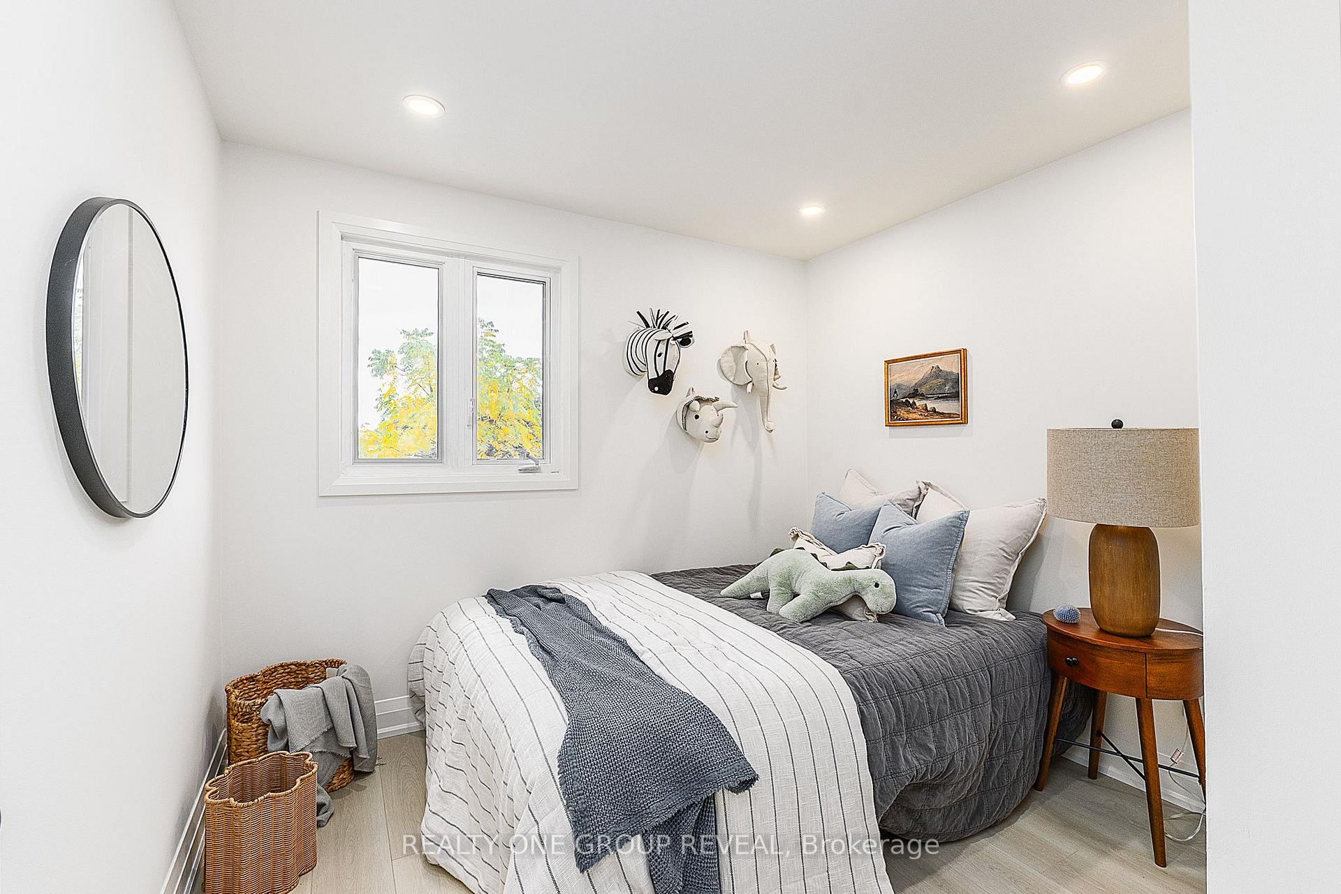 Photo 18 of 938 Harding Street, Whitby, Downtown Whitby — HOMEH