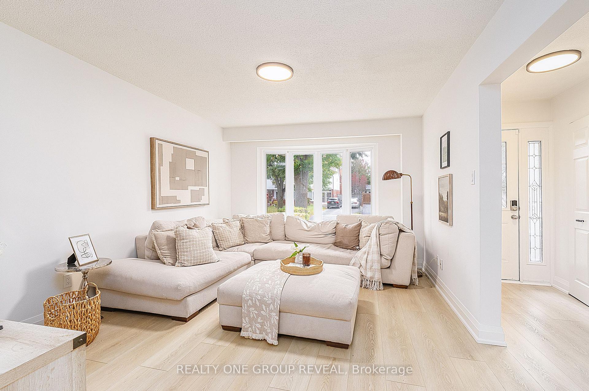 Photo 20 of 938 Harding Street, Whitby, Downtown Whitby — HOMEH
