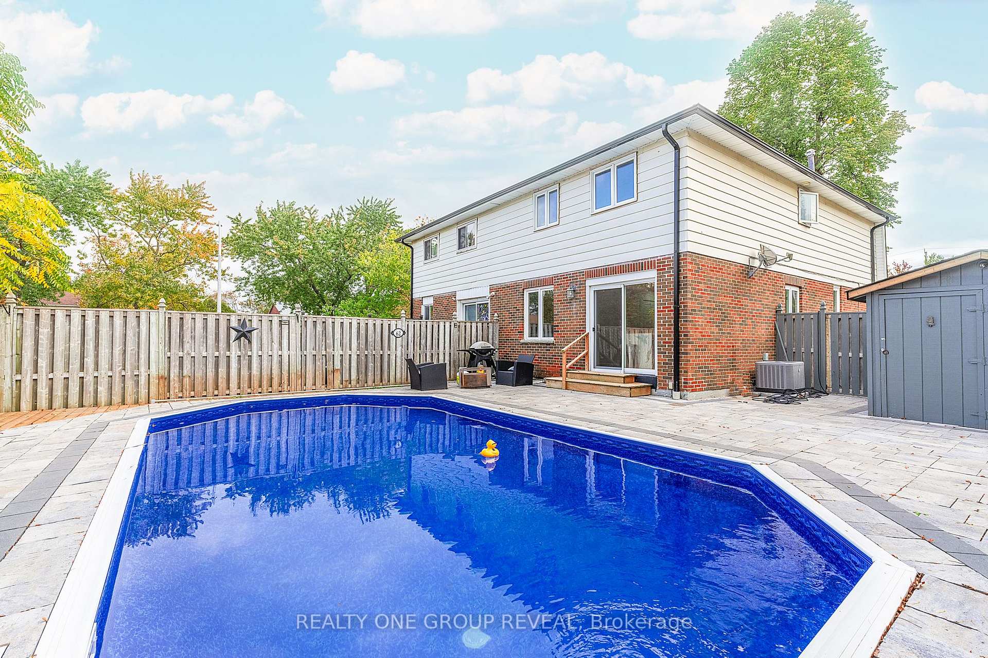 Photo 23 of 938 Harding Street, Whitby, Downtown Whitby — HOMEH