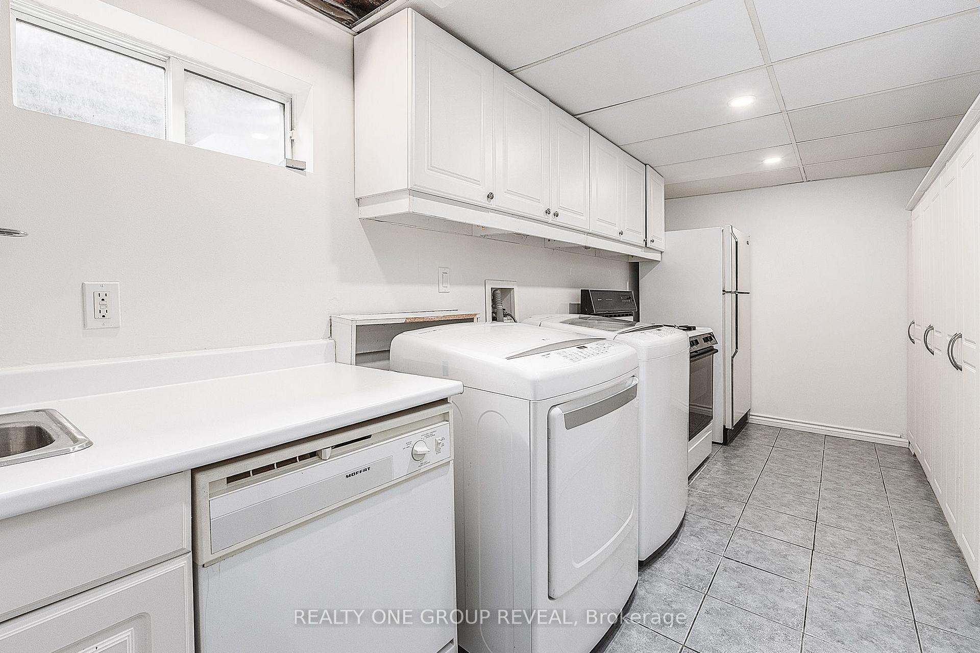 Photo 26 of 938 Harding Street, Whitby, Downtown Whitby — HOMEH