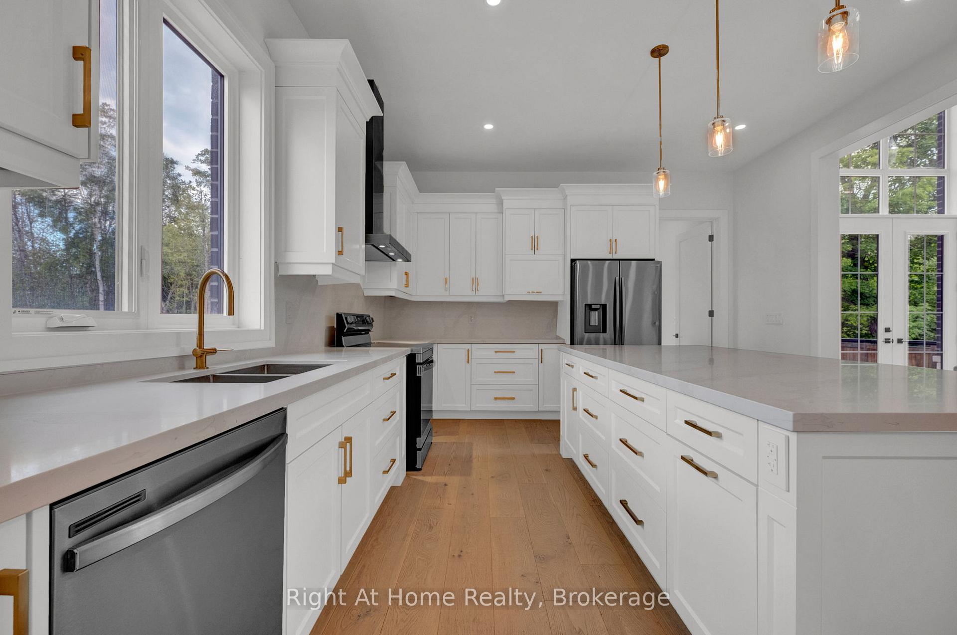 Photo 11 of 213 Suzanne Mess Boulevard, Cobourg — HOMEH