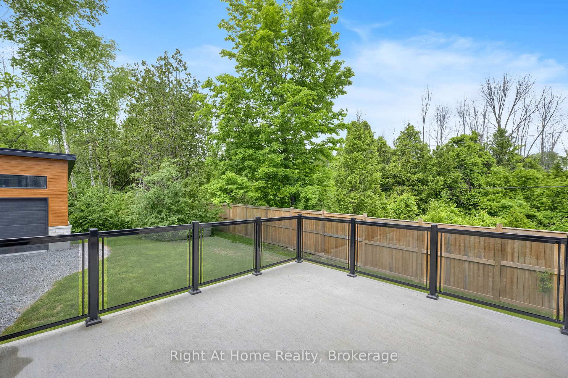 Photo 39 of 213 Suzanne Mess Boulevard, Cobourg — HOMEH