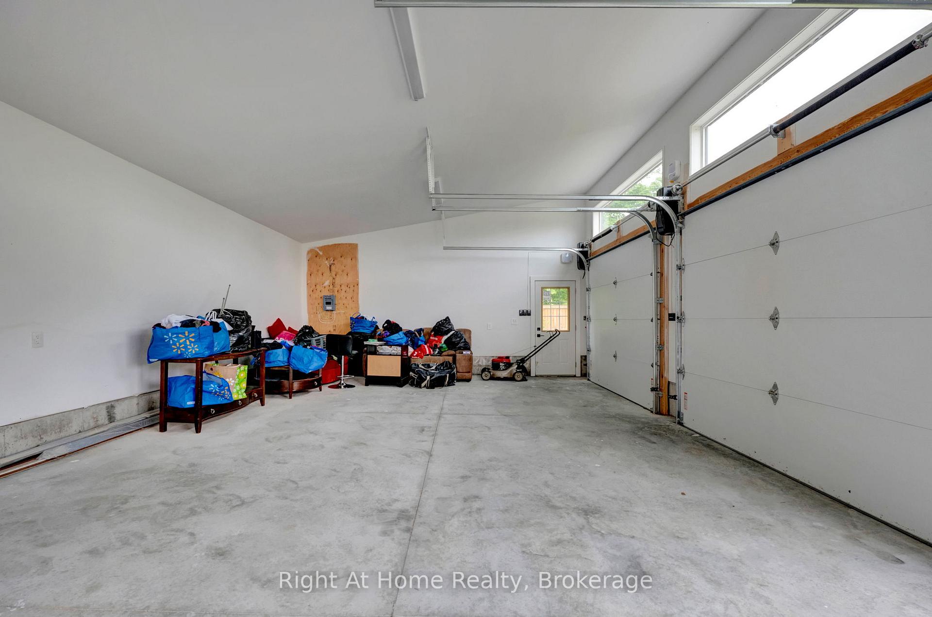 Photo 41 of 213 Suzanne Mess Boulevard, Cobourg — HOMEH