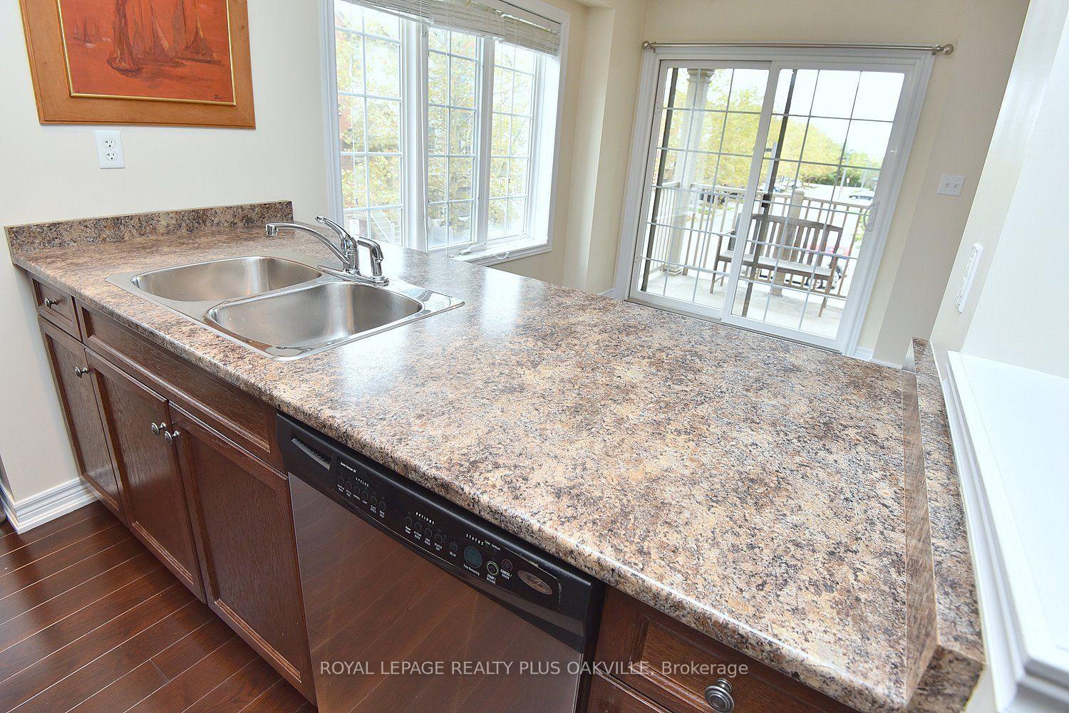 Photo 9 of 621 Budgeon Common, Burlington, Shoreacres — HOMEH