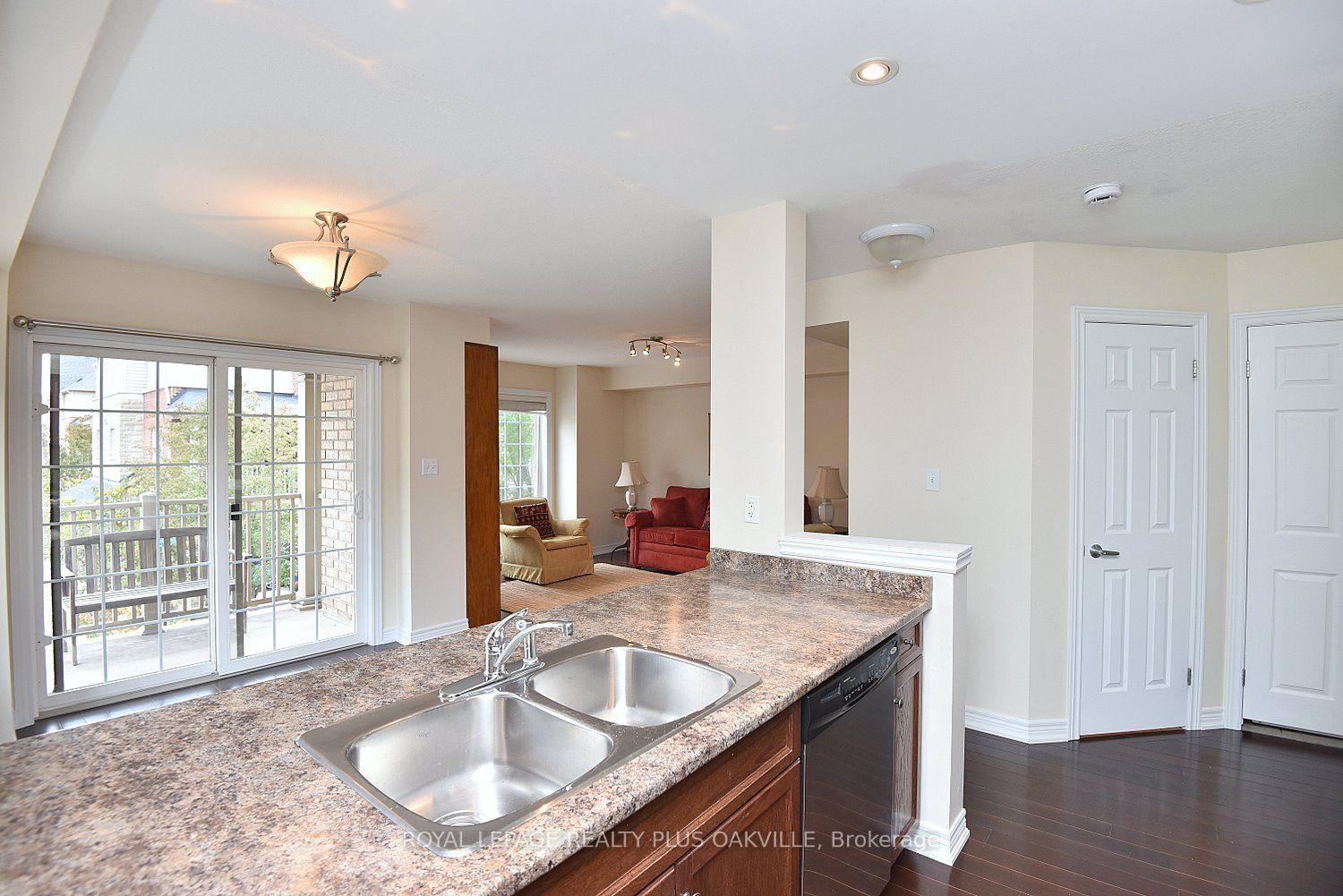Photo 11 of 621 Budgeon Common, Burlington, Shoreacres — HOMEH