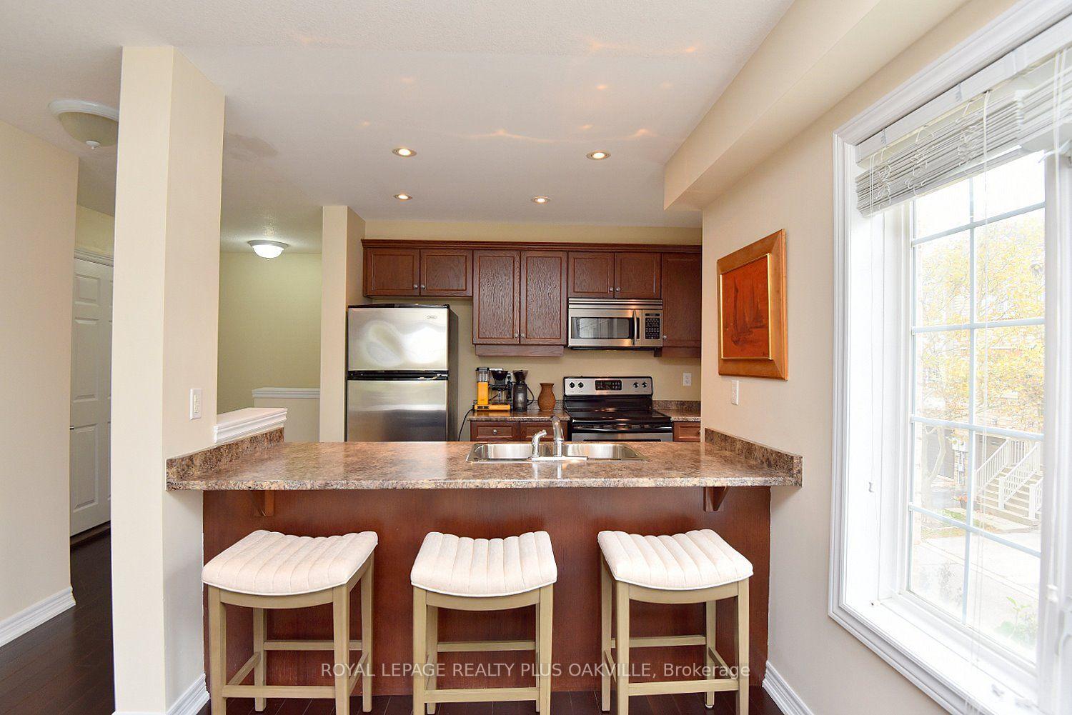 Photo 14 of 621 Budgeon Common, Burlington, Shoreacres — HOMEH