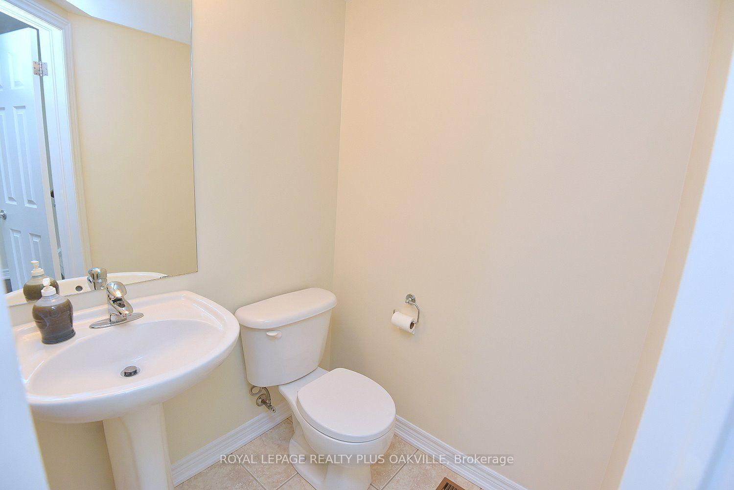 Photo 25 of 621 Budgeon Common, Burlington, Shoreacres — HOMEH