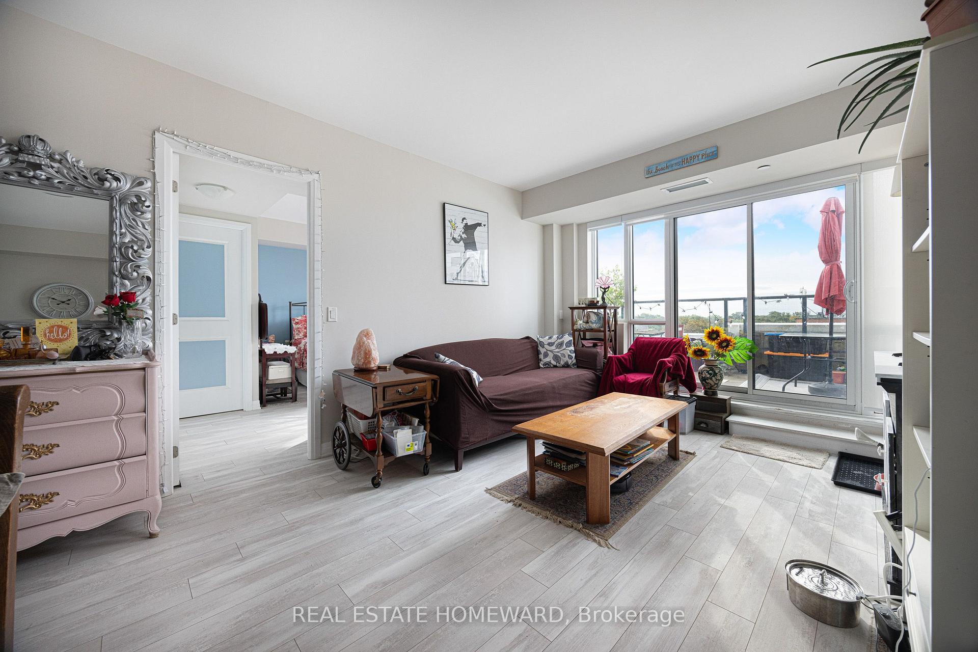 Photo 3 of Unit 605, 1630 Queen Street E, Toronto, The Beaches — HOMEH