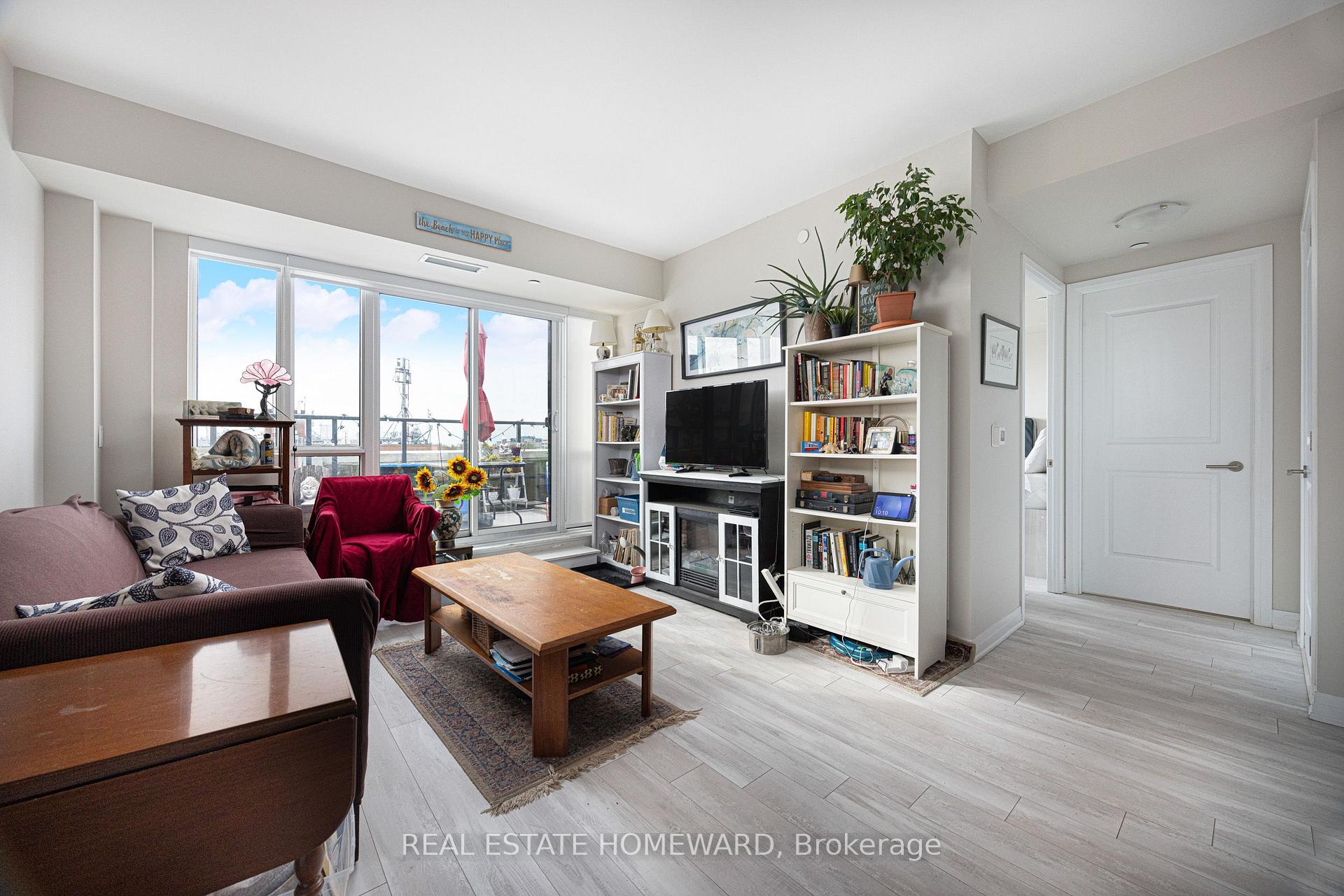 Photo 4 of Unit 605, 1630 Queen Street E, Toronto, The Beaches — HOMEH