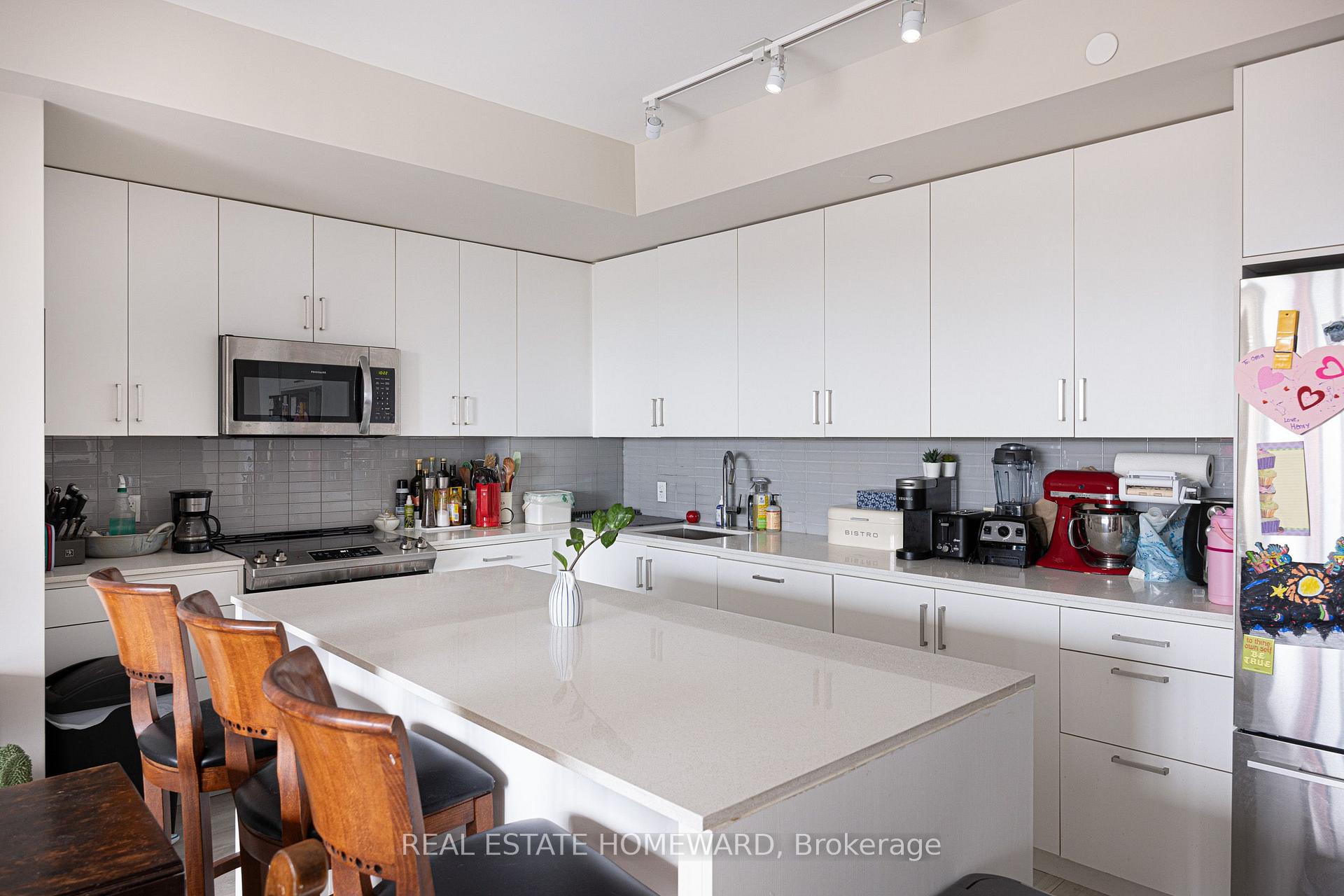 Photo 8 of Unit 605, 1630 Queen Street E, Toronto, The Beaches — HOMEH