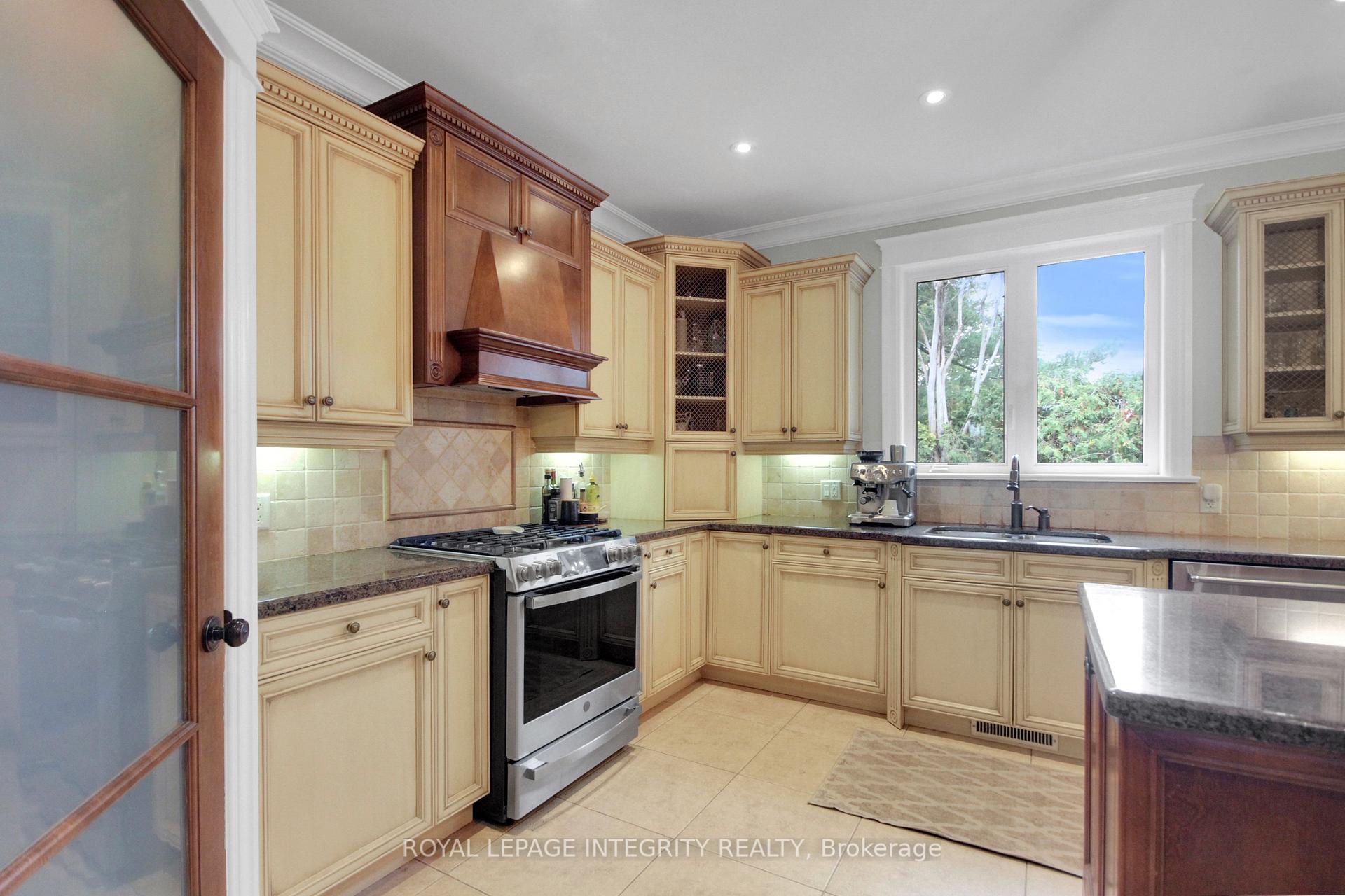 Photo 12 of 47 Shining Star Circle, Ottawa, Stittsville (South) — HOMEH