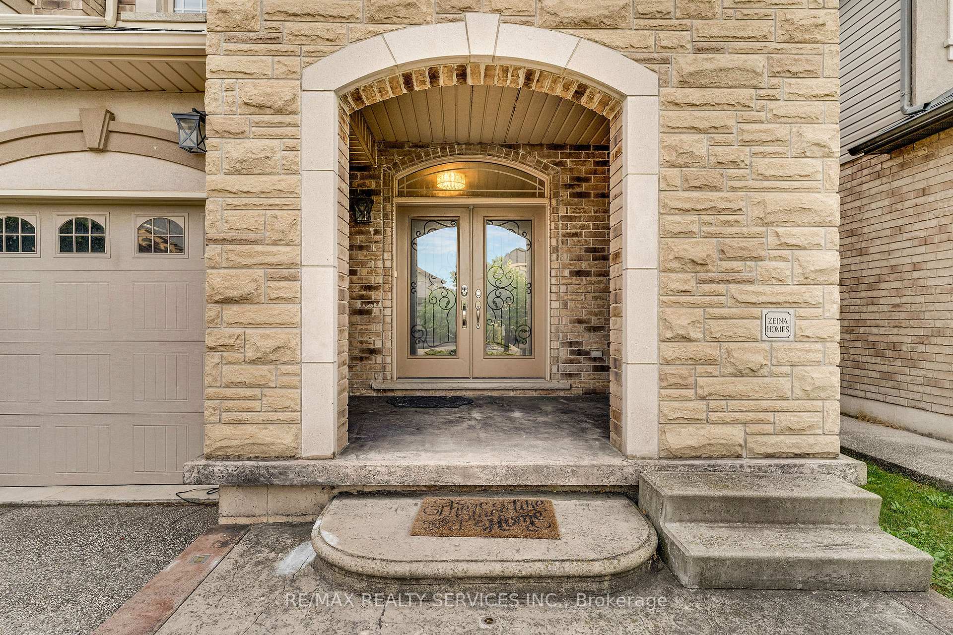 Photo 2 of 16 Sistine Court, Hamilton, Carpenter — HOMEH