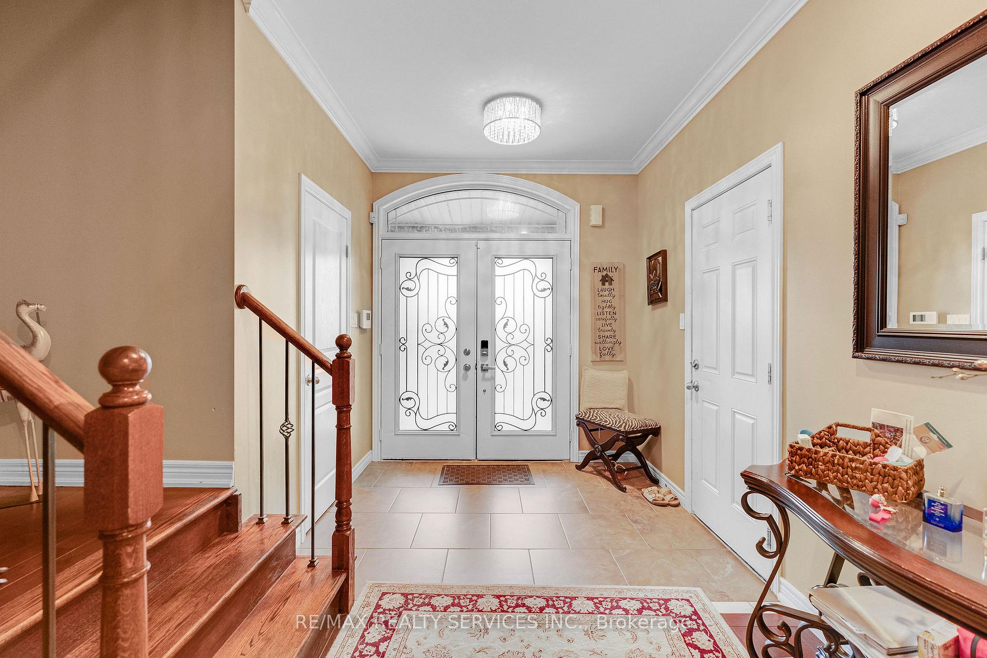 Photo 3 of 16 Sistine Court, Hamilton, Carpenter — HOMEH