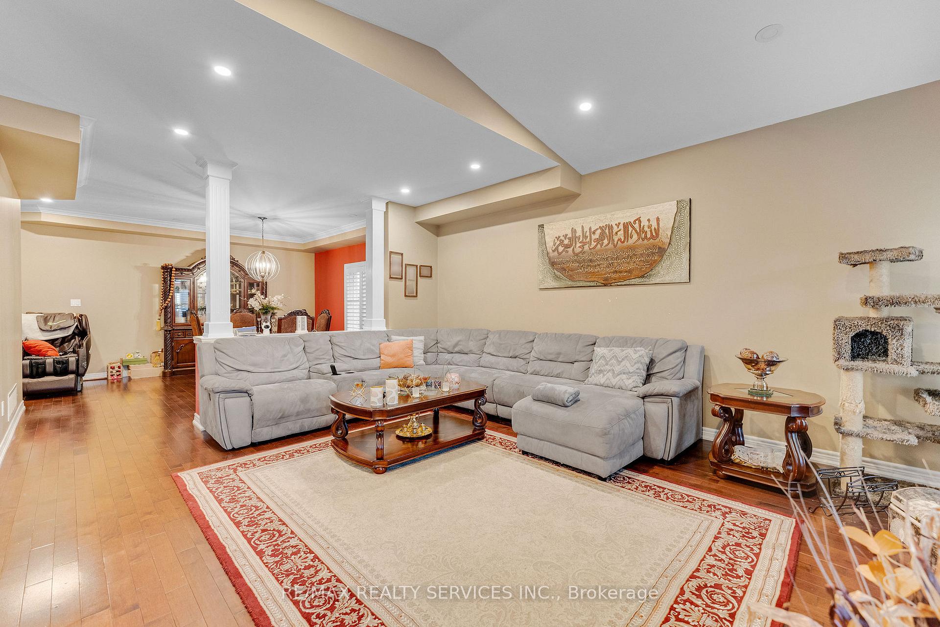 Photo 6 of 16 Sistine Court, Hamilton, Carpenter — HOMEH