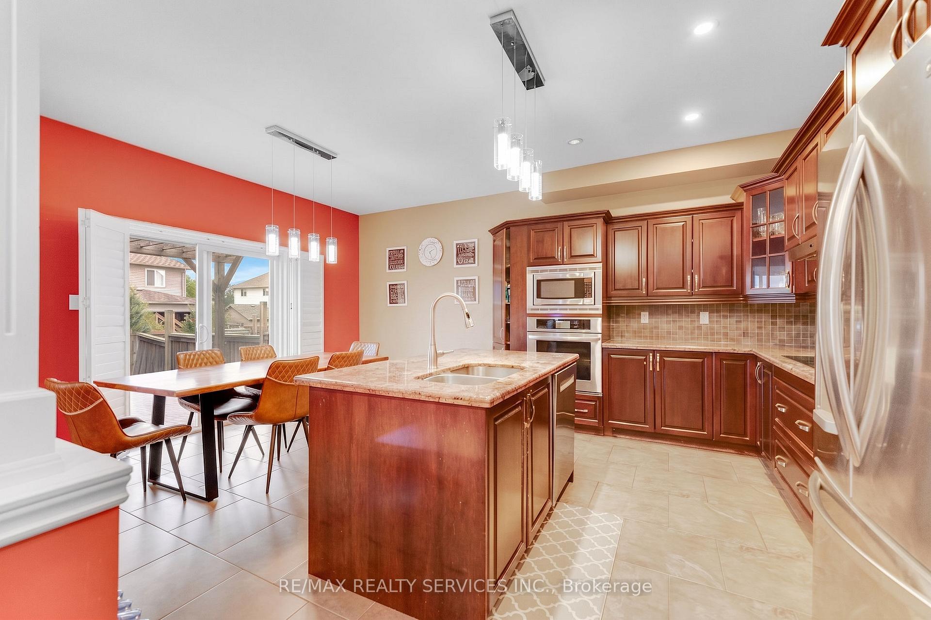 Photo 9 of 16 Sistine Court, Hamilton, Carpenter — HOMEH