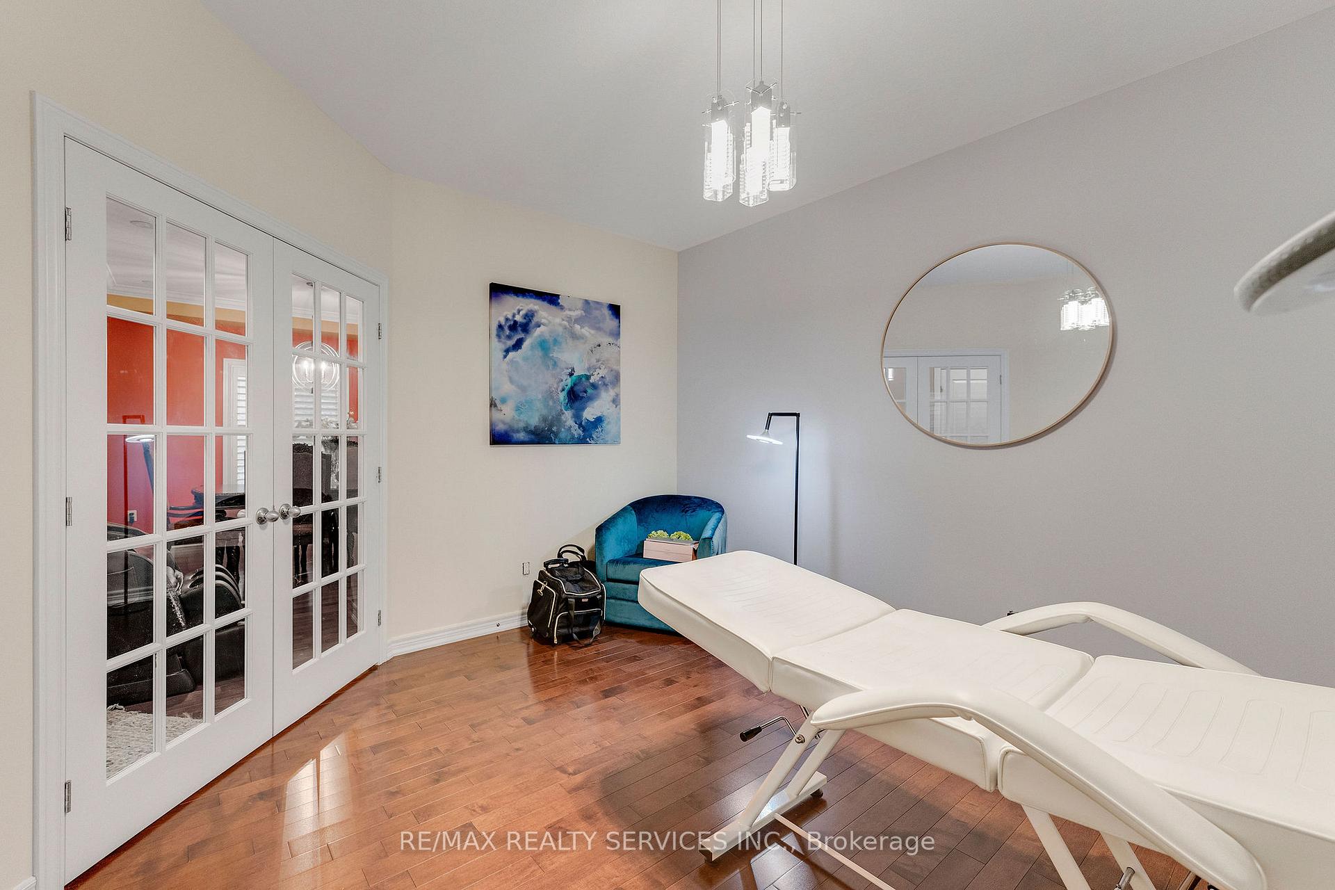 Photo 16 of 16 Sistine Court, Hamilton, Carpenter — HOMEH