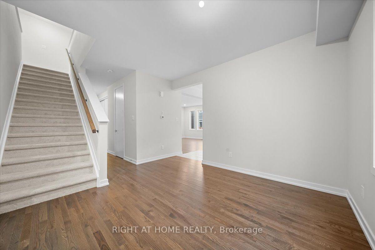 Photo 4 of 74 Hackamore Crescent, Ottawa, Goulbourn Twp From Franktown Rd/South To Rideau — HOMEH