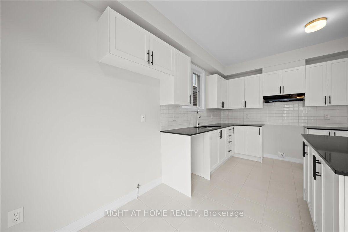 Photo 10 of 74 Hackamore Crescent, Ottawa, Goulbourn Twp From Franktown Rd/South To Rideau — HOMEH