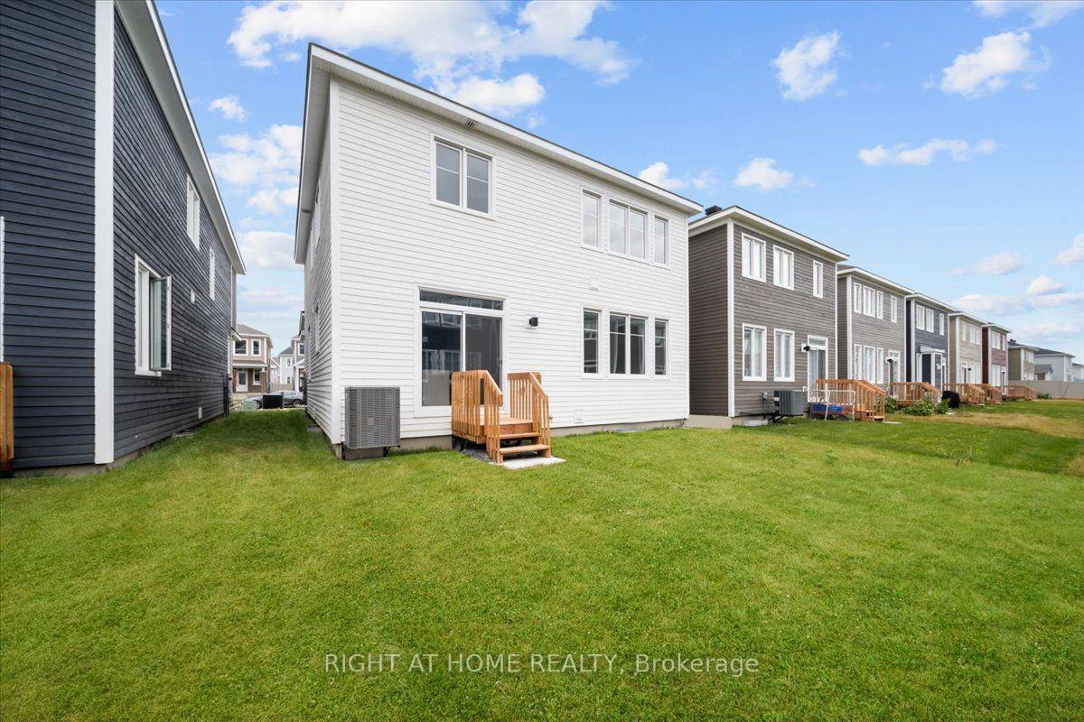Photo 30 of 74 Hackamore Crescent, Ottawa, Goulbourn Twp From Franktown Rd/South To Rideau — HOMEH