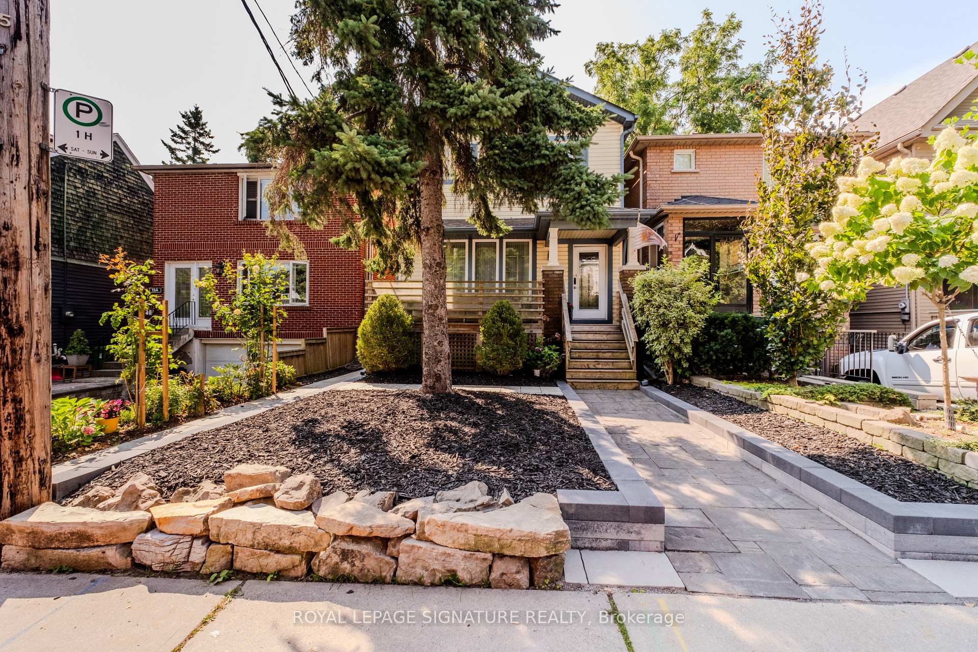 Photo 2 of 15 Battenberg Avenue, Toronto, Woodbine Corridor — HOMEH