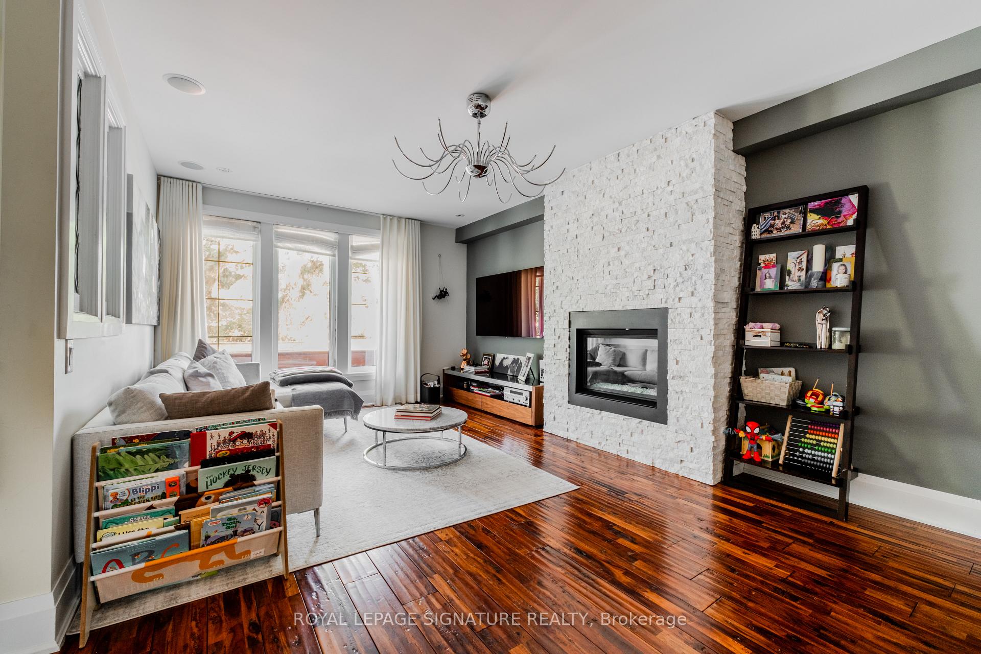 Photo 7 of 15 Battenberg Avenue, Toronto, Woodbine Corridor — HOMEH