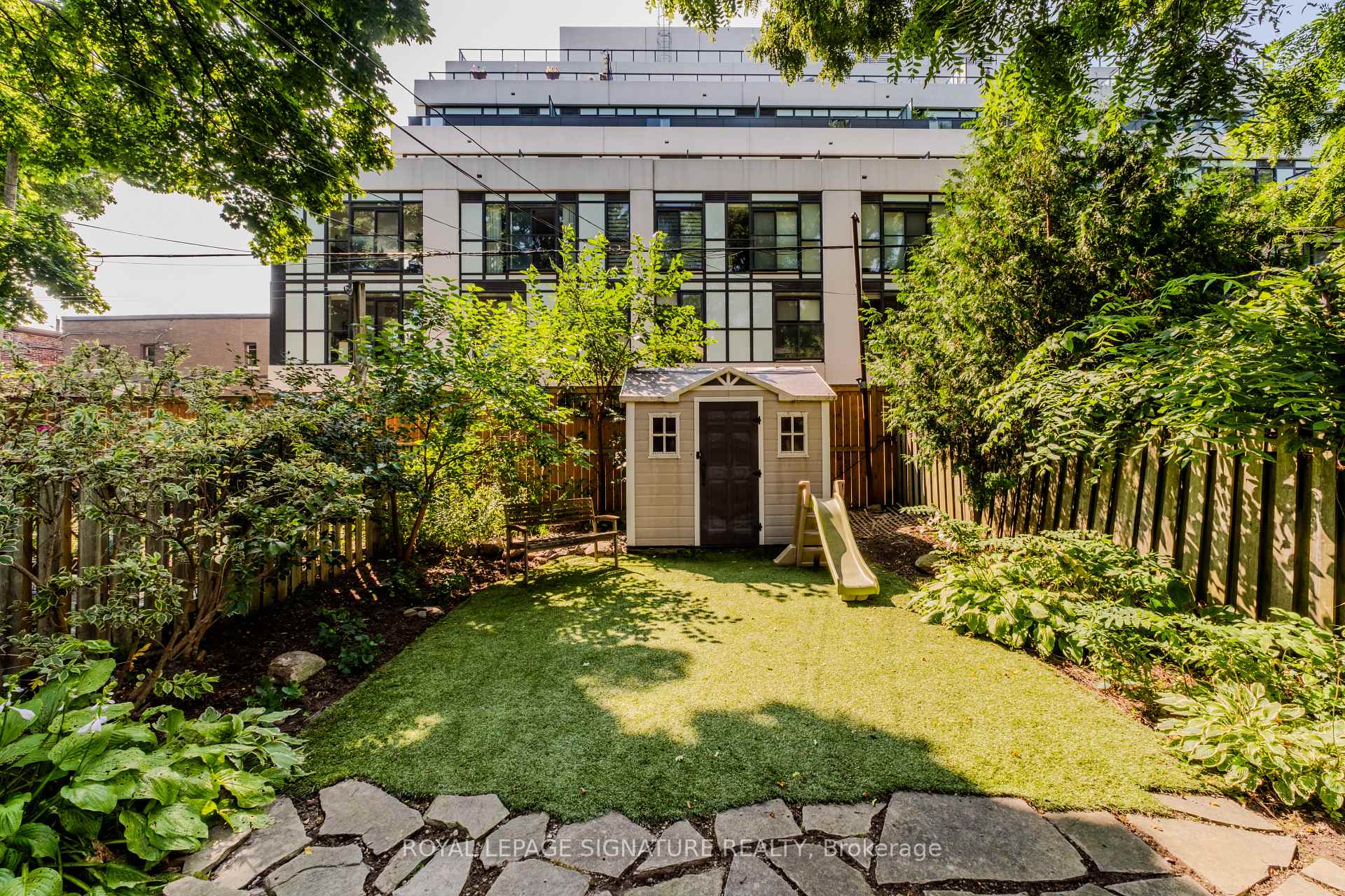 Photo 24 of 15 Battenberg Avenue, Toronto, Woodbine Corridor — HOMEH