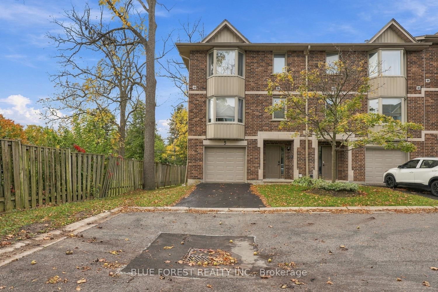 Photo of Unit 5, 1548 Richmond Street