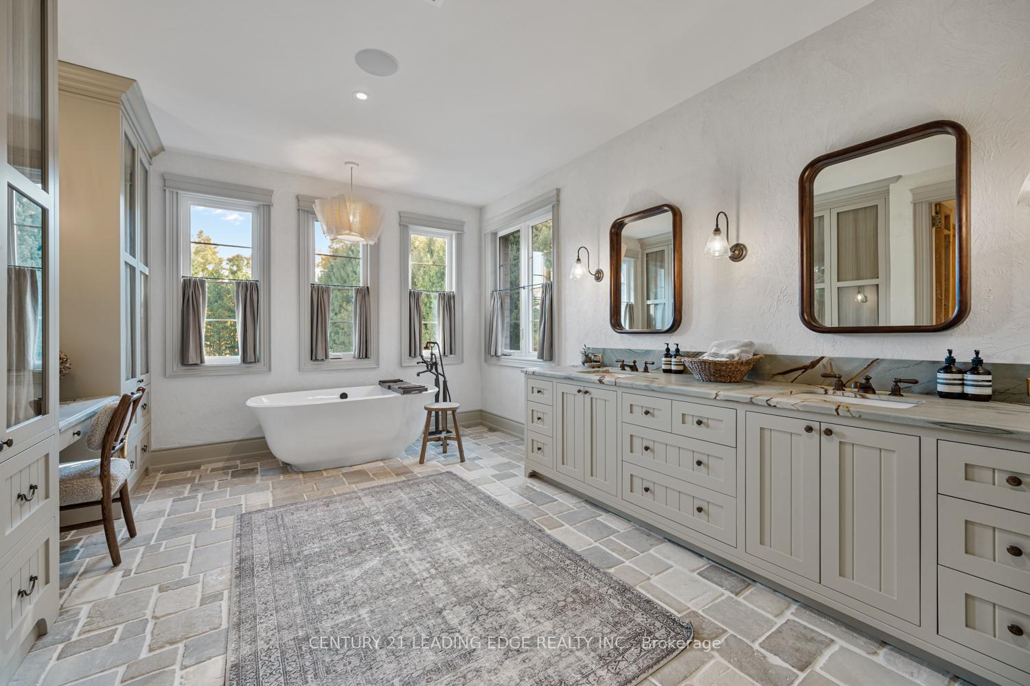 Photo 23 of 43 Newton Reed Crescent, Uxbridge, Rural Uxbridge — HOMEH
