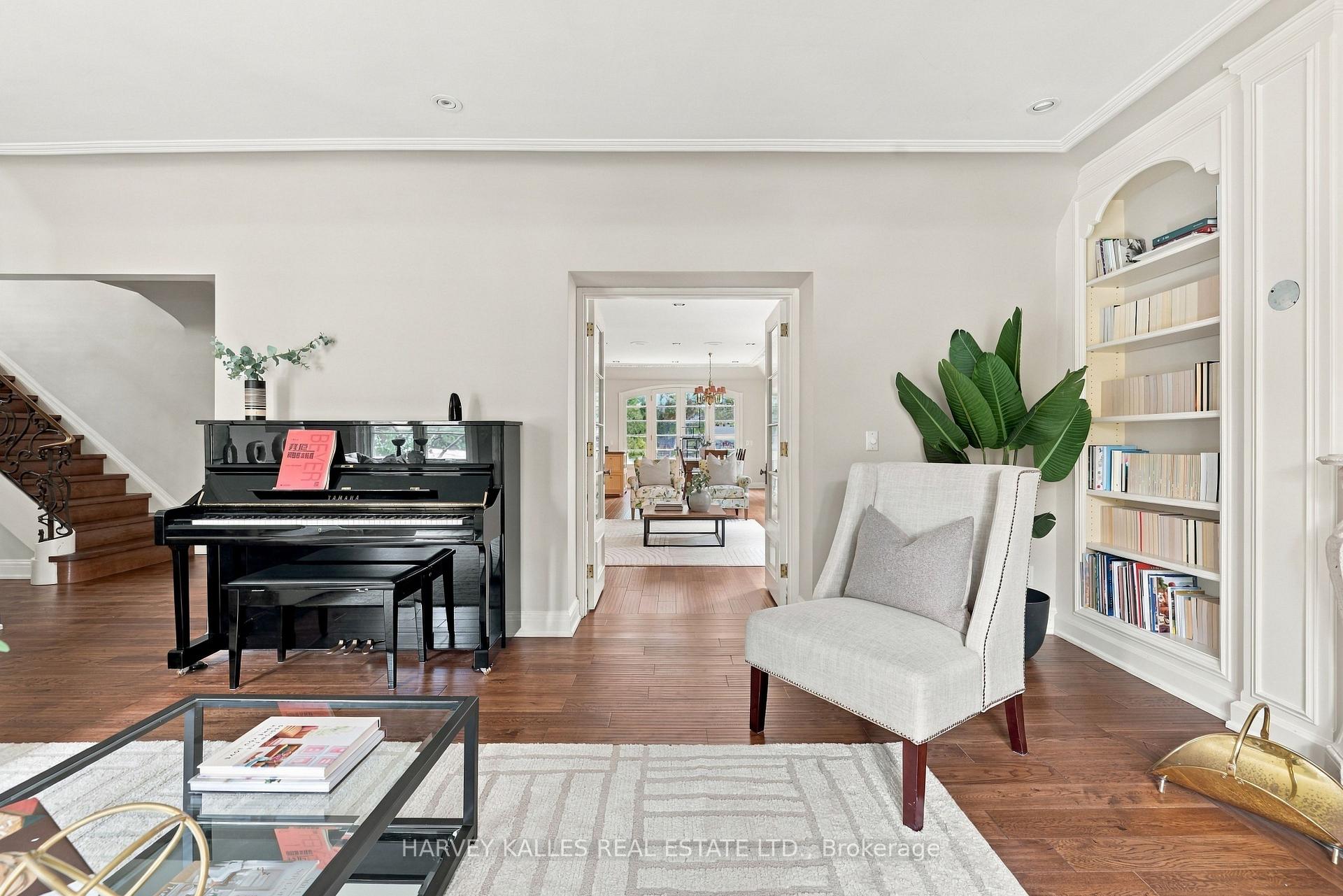 Photo 11 of 148 Strathallan Boulevard, Toronto, Lawrence Park South — HOMEH