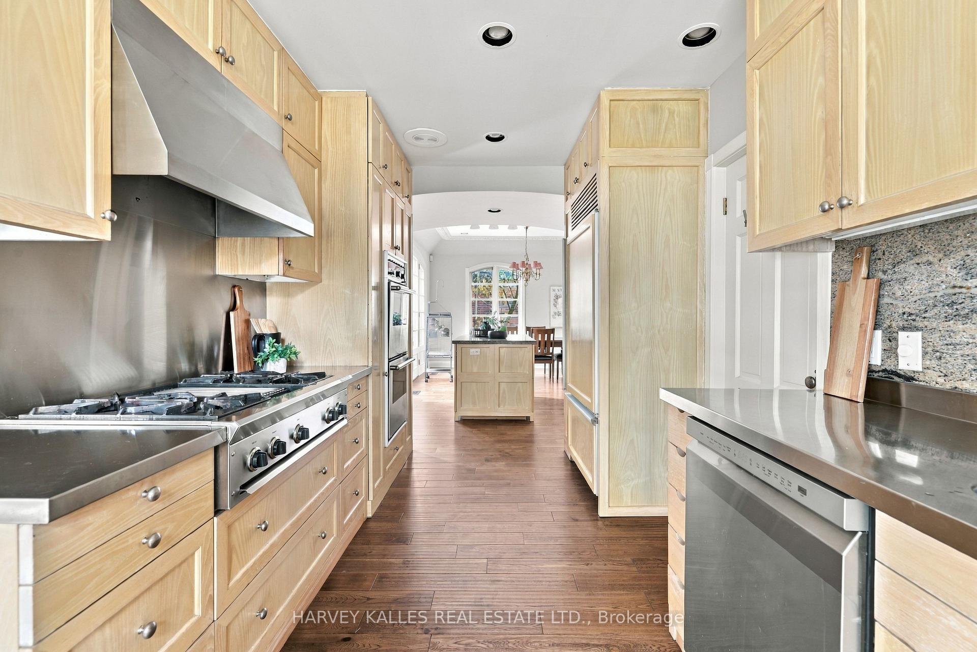 Photo 19 of 148 Strathallan Boulevard, Toronto, Lawrence Park South — HOMEH
