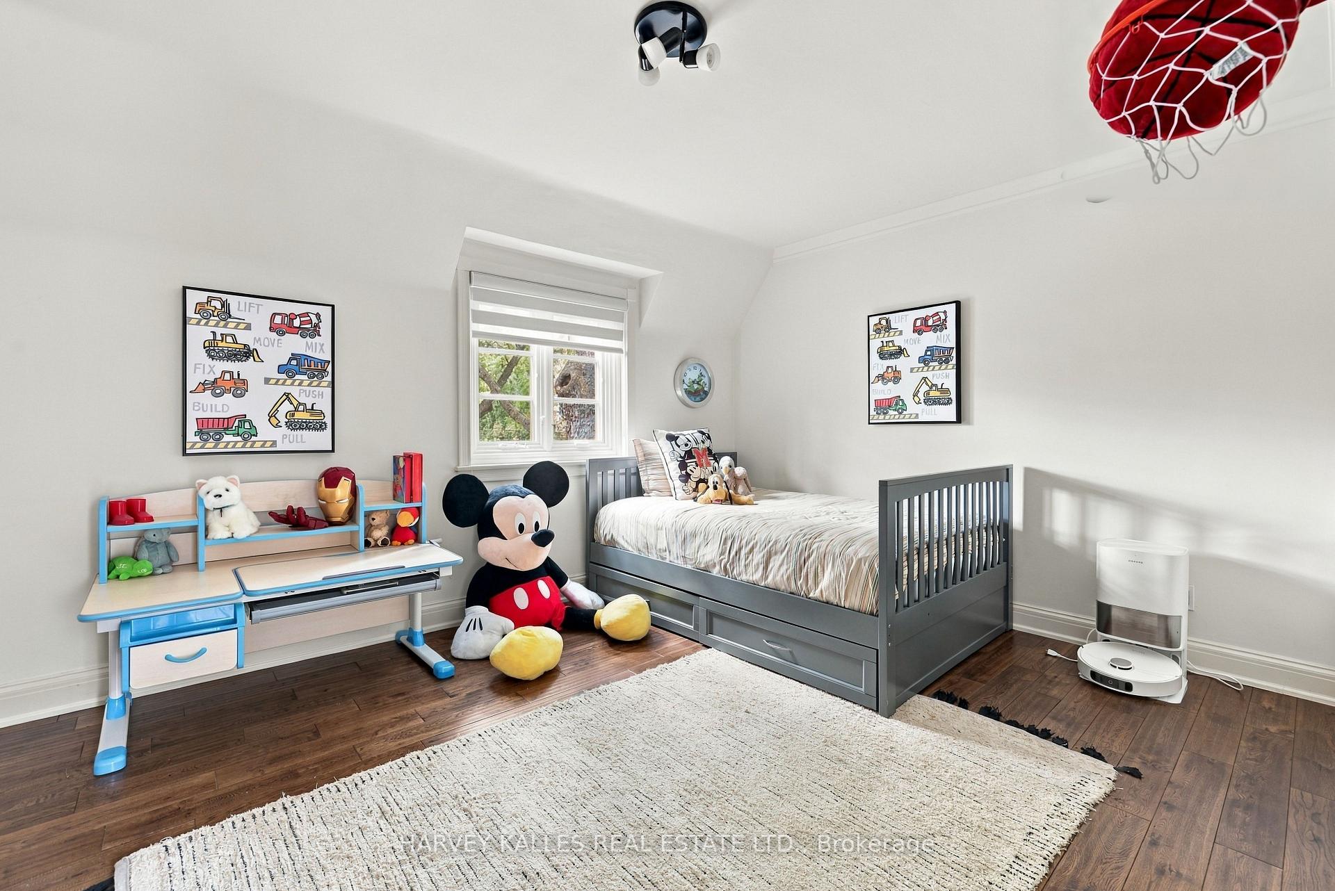 Photo 32 of 148 Strathallan Boulevard, Toronto, Lawrence Park South — HOMEH