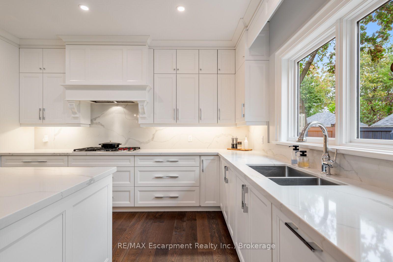 Photo 10 of 1394 Waverly Avenue, Oakville, West — HOMEH