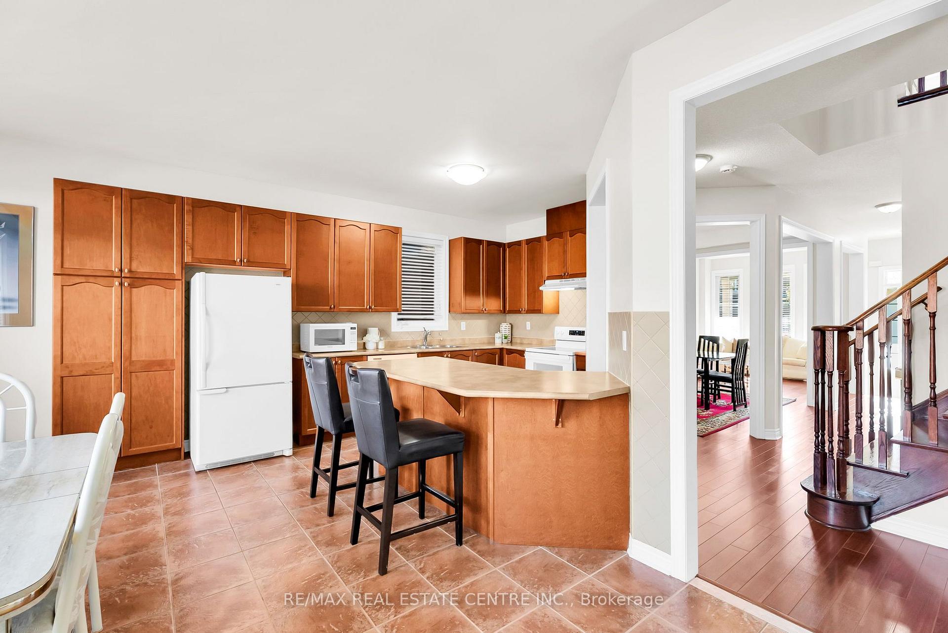 Photo 11 of 43 Delphinium Way, Brampton, Northwest Sandalwood Parkway — HOMEH