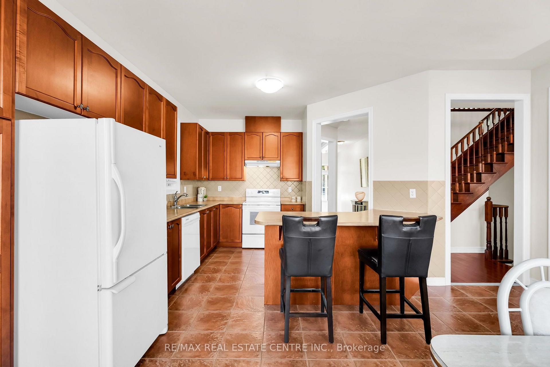 Photo 13 of 43 Delphinium Way, Brampton, Northwest Sandalwood Parkway — HOMEH