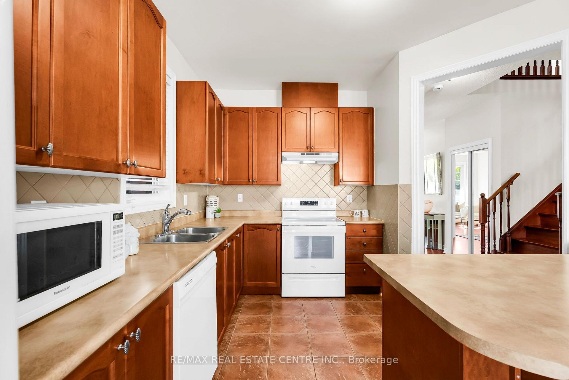 Photo 14 of 43 Delphinium Way, Brampton, Northwest Sandalwood Parkway — HOMEH
