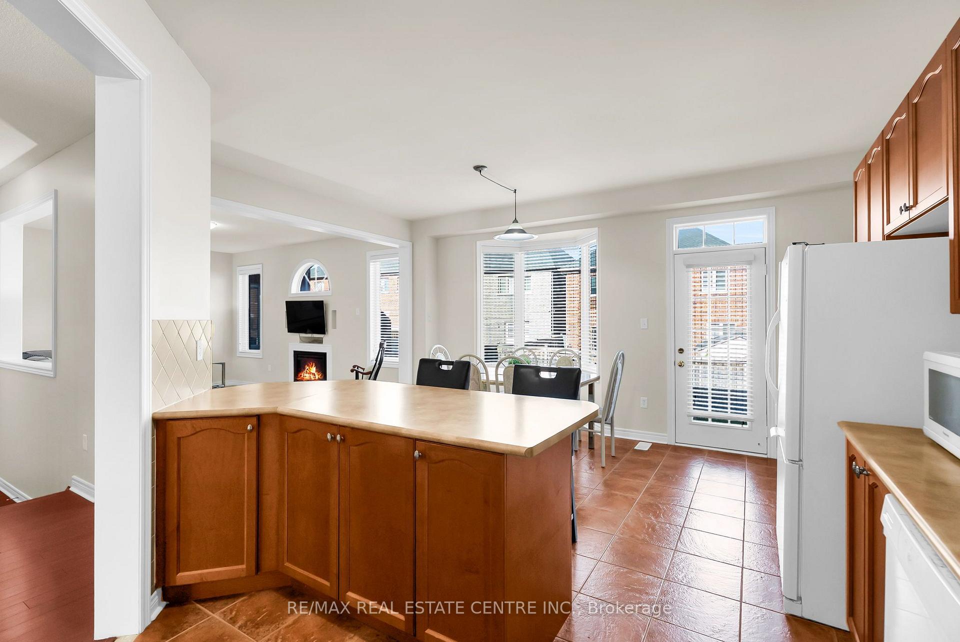 Photo 16 of 43 Delphinium Way, Brampton, Northwest Sandalwood Parkway — HOMEH