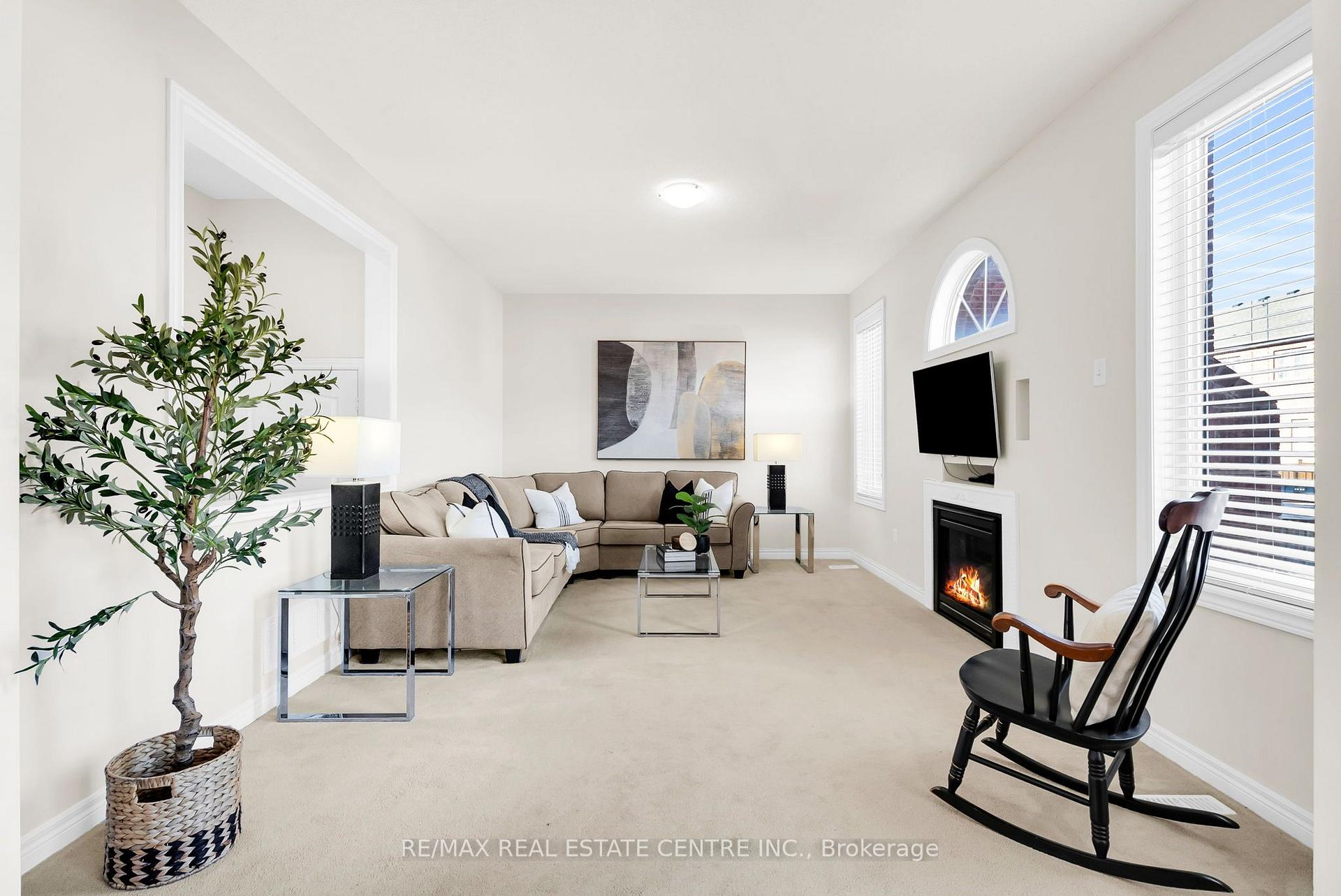 Photo 19 of 43 Delphinium Way, Brampton, Northwest Sandalwood Parkway — HOMEH