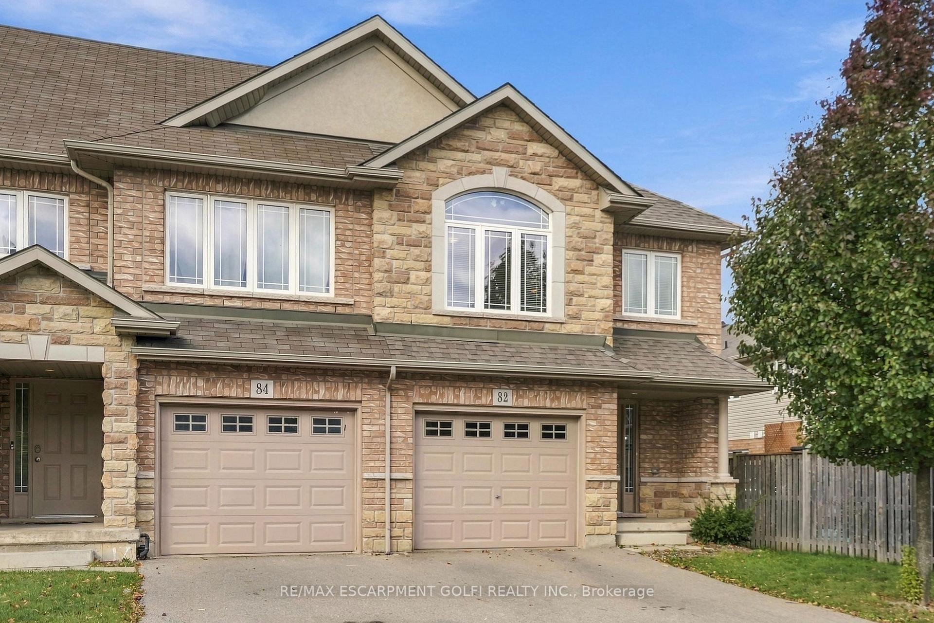 Photo 2 of 82 Charleswood Crescent, Hamilton, Rural Glanbrook — HOMEH