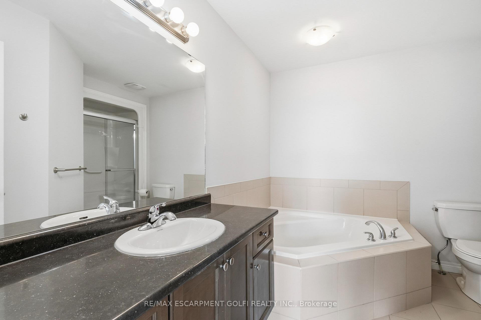 Photo 18 of 82 Charleswood Crescent, Hamilton, Rural Glanbrook — HOMEH