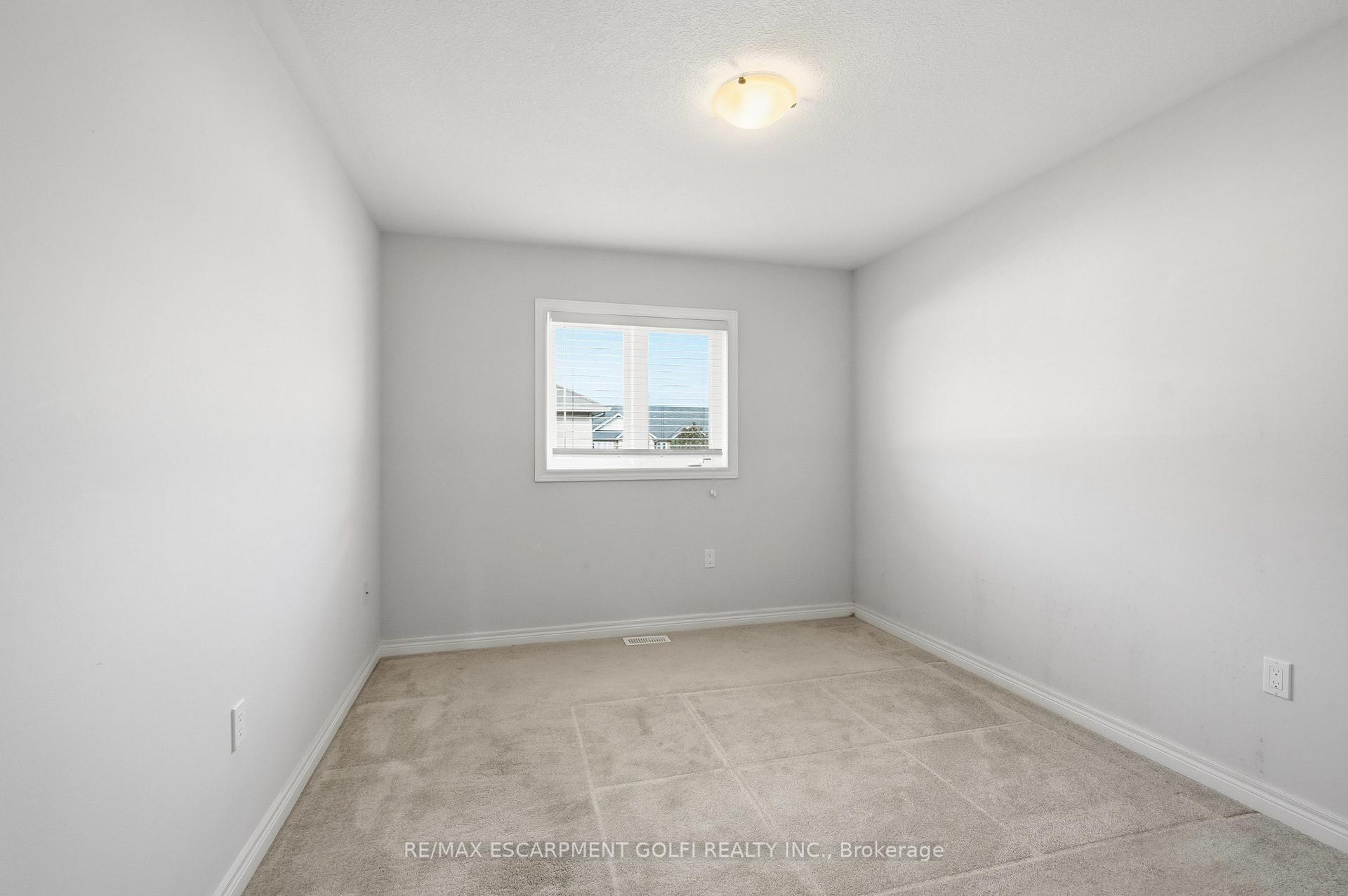 Photo 21 of 82 Charleswood Crescent, Hamilton, Rural Glanbrook — HOMEH