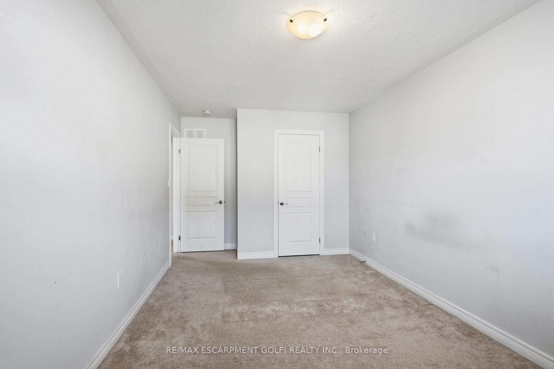 Photo 24 of 82 Charleswood Crescent, Hamilton, Rural Glanbrook — HOMEH