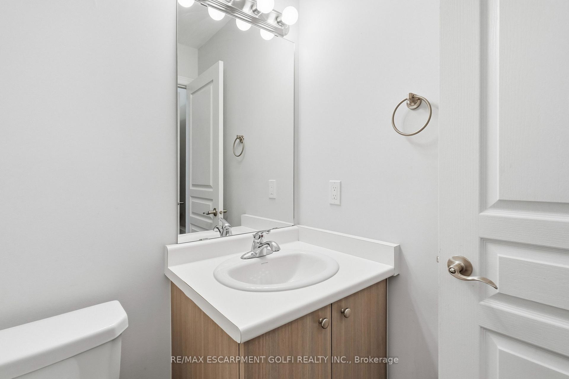 Photo 26 of 82 Charleswood Crescent, Hamilton, Rural Glanbrook — HOMEH
