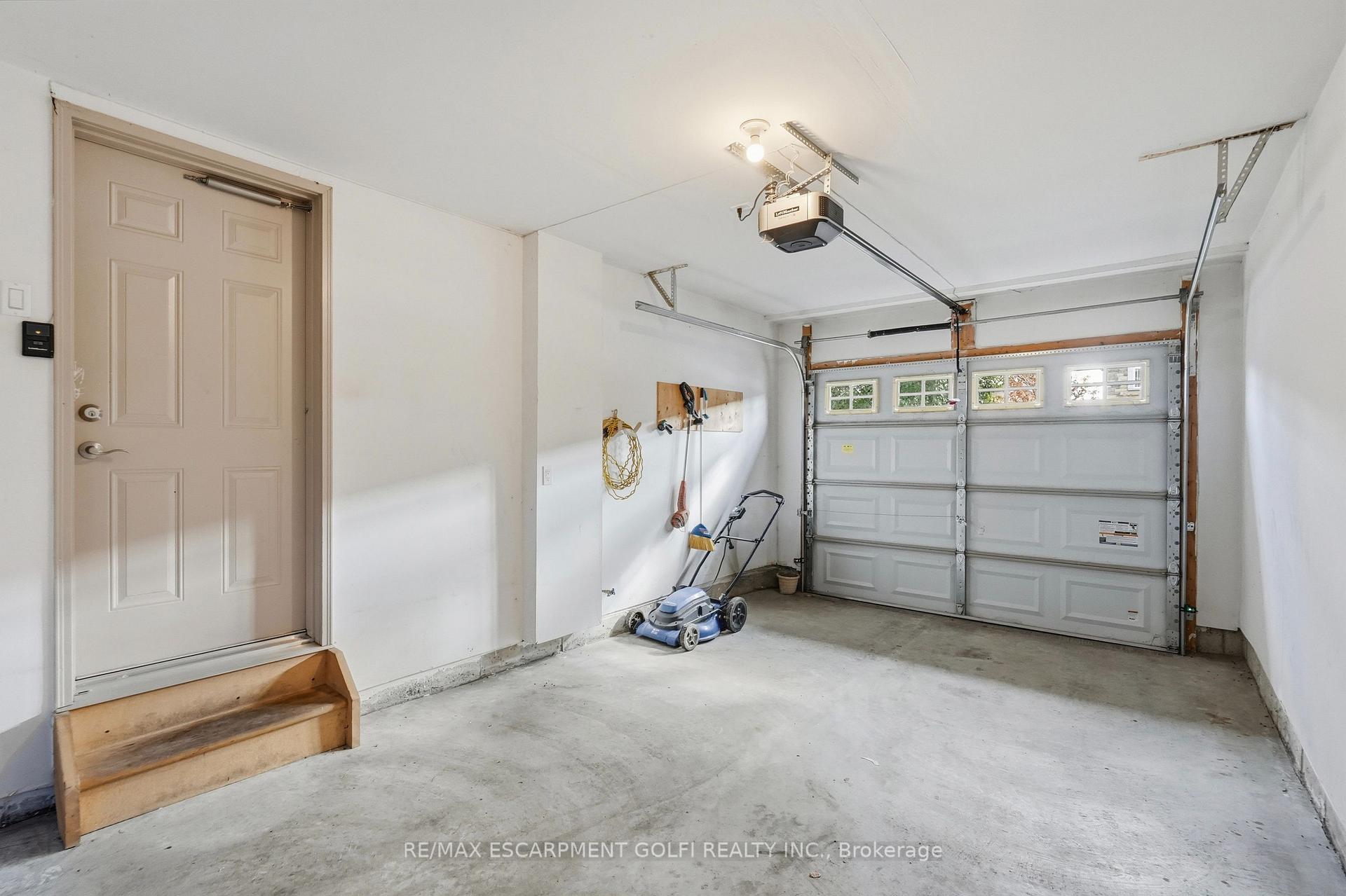Photo 27 of 82 Charleswood Crescent, Hamilton, Rural Glanbrook — HOMEH