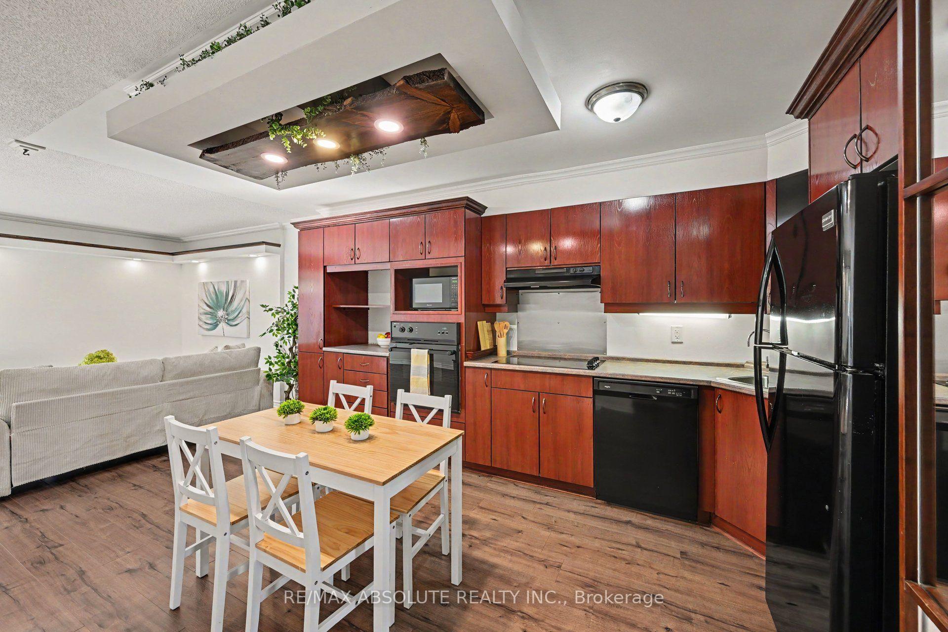 Photo 3 of 13 Spruce Crescent, Arnprior, Arnprior — HOMEH
