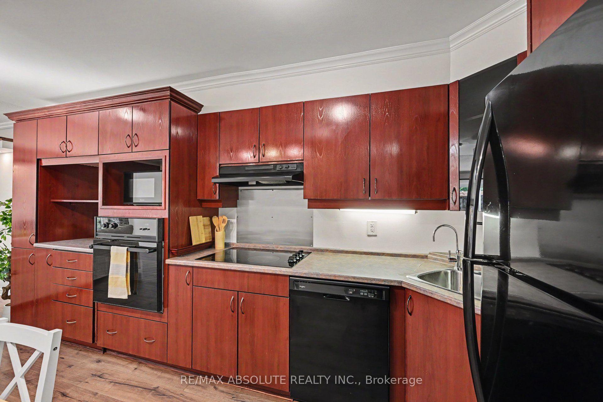 Photo 6 of 13 Spruce Crescent, Arnprior, Arnprior — HOMEH