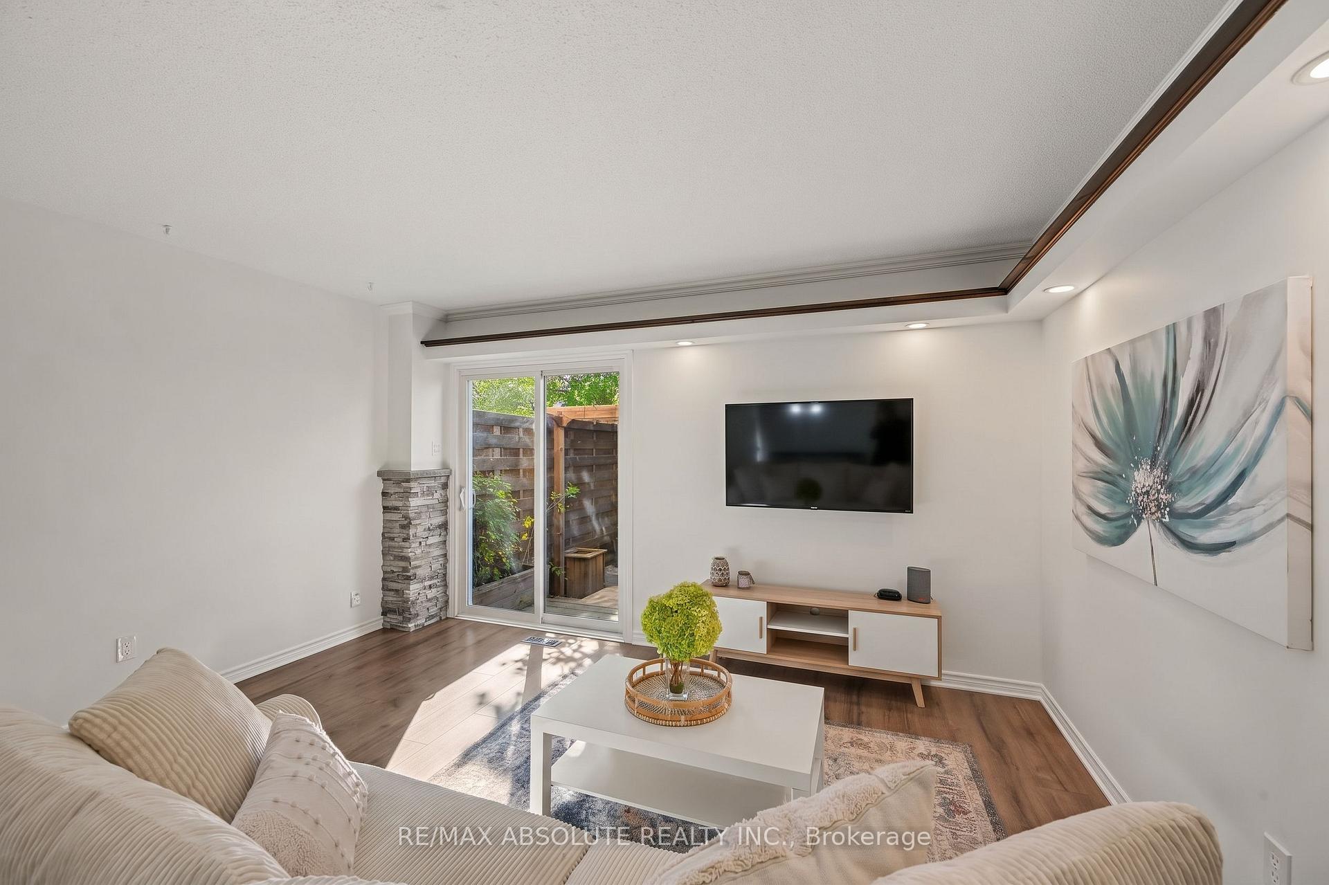 Photo 11 of 13 Spruce Crescent, Arnprior, Arnprior — HOMEH