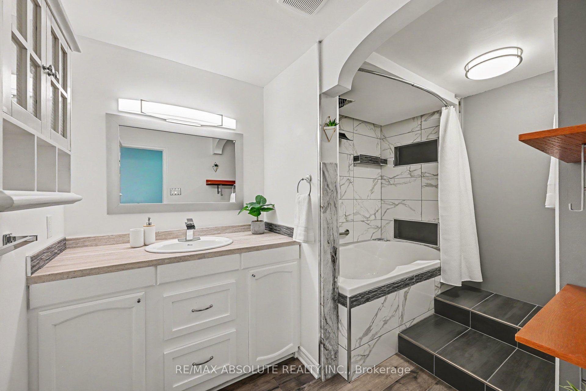 Photo 17 of 13 Spruce Crescent, Arnprior, Arnprior — HOMEH