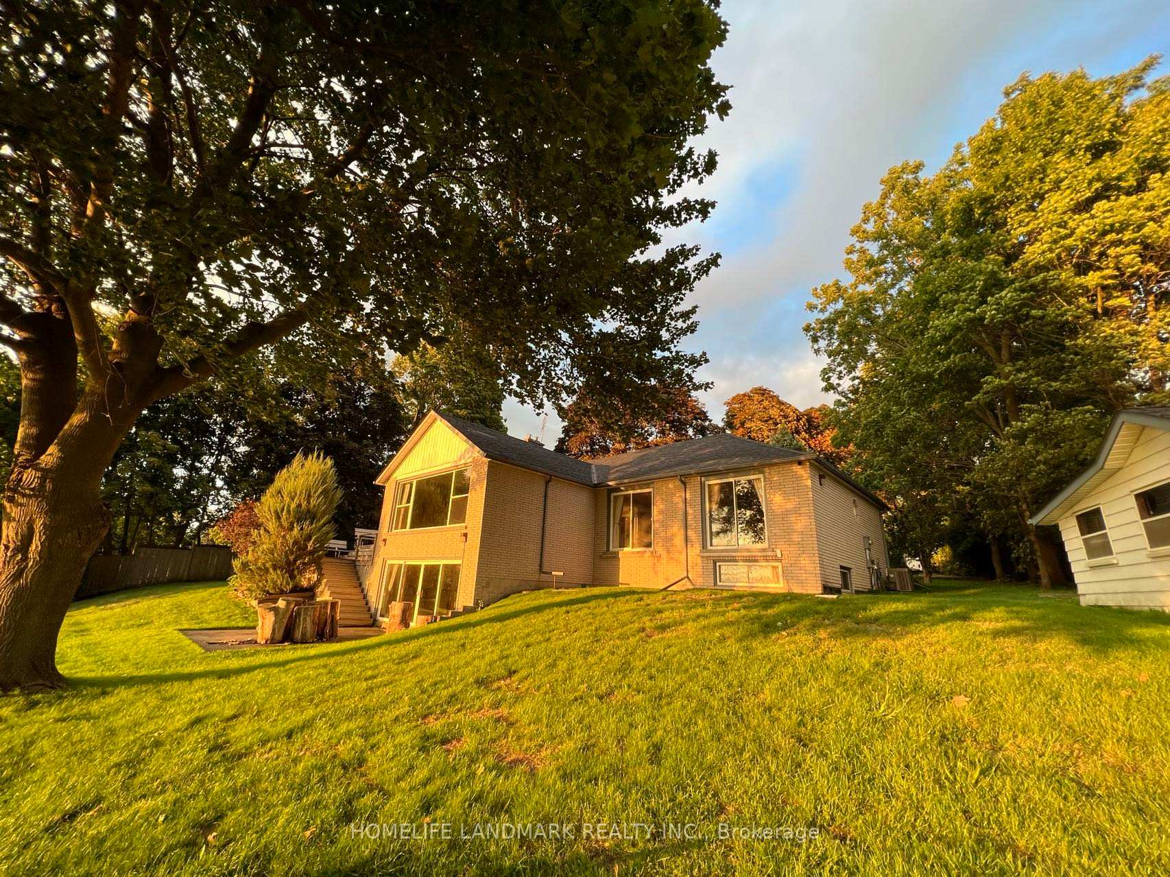 Photo 49 of 100 Lake Drive N, Georgina, Historic Lakeshore Communities — HOMEH